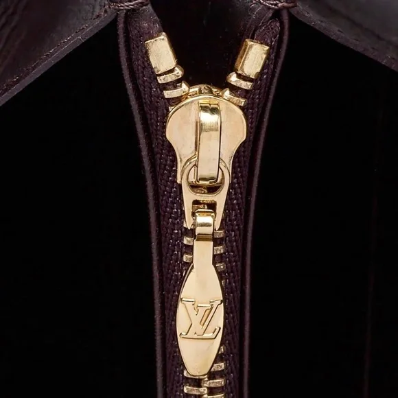 Louis Vuitton Monogram Vernis Amarante Sarah - Picture 11 of 15